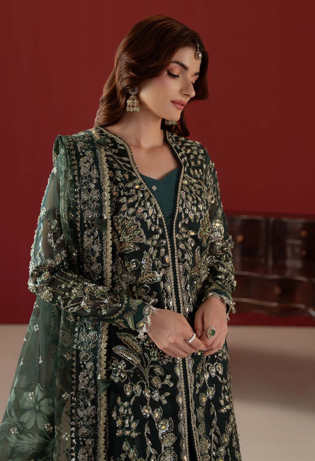 Elysee from behind, the sheer dupatta falling down the back
